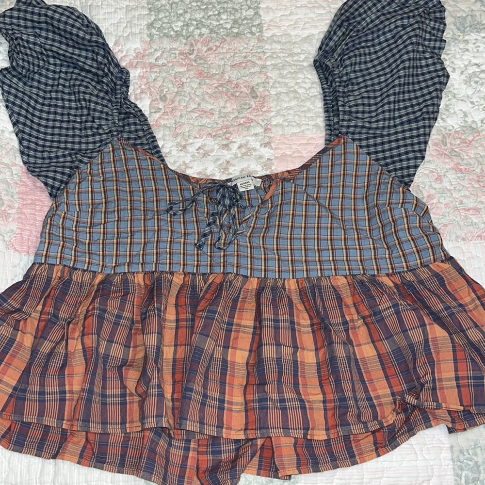 American Eagle Cropped Plaid Shirt Size Medium
